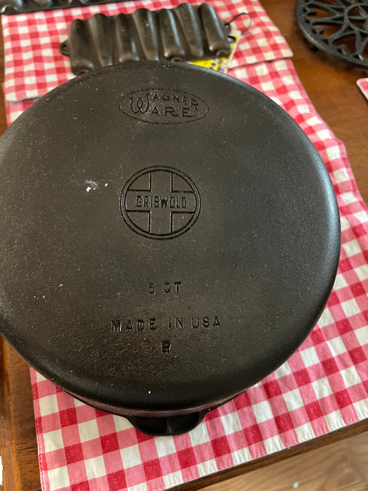 5 quart Wagner ware/Griswold Dutch oven