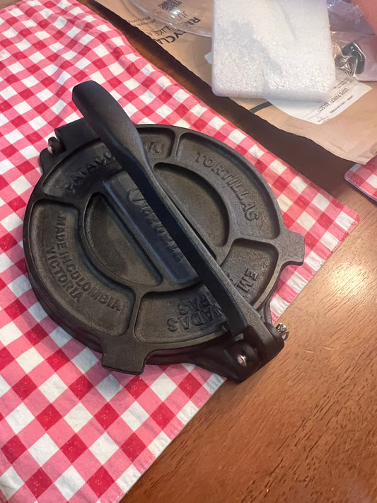 Victoria Cast Iron 8in Tortilla Press